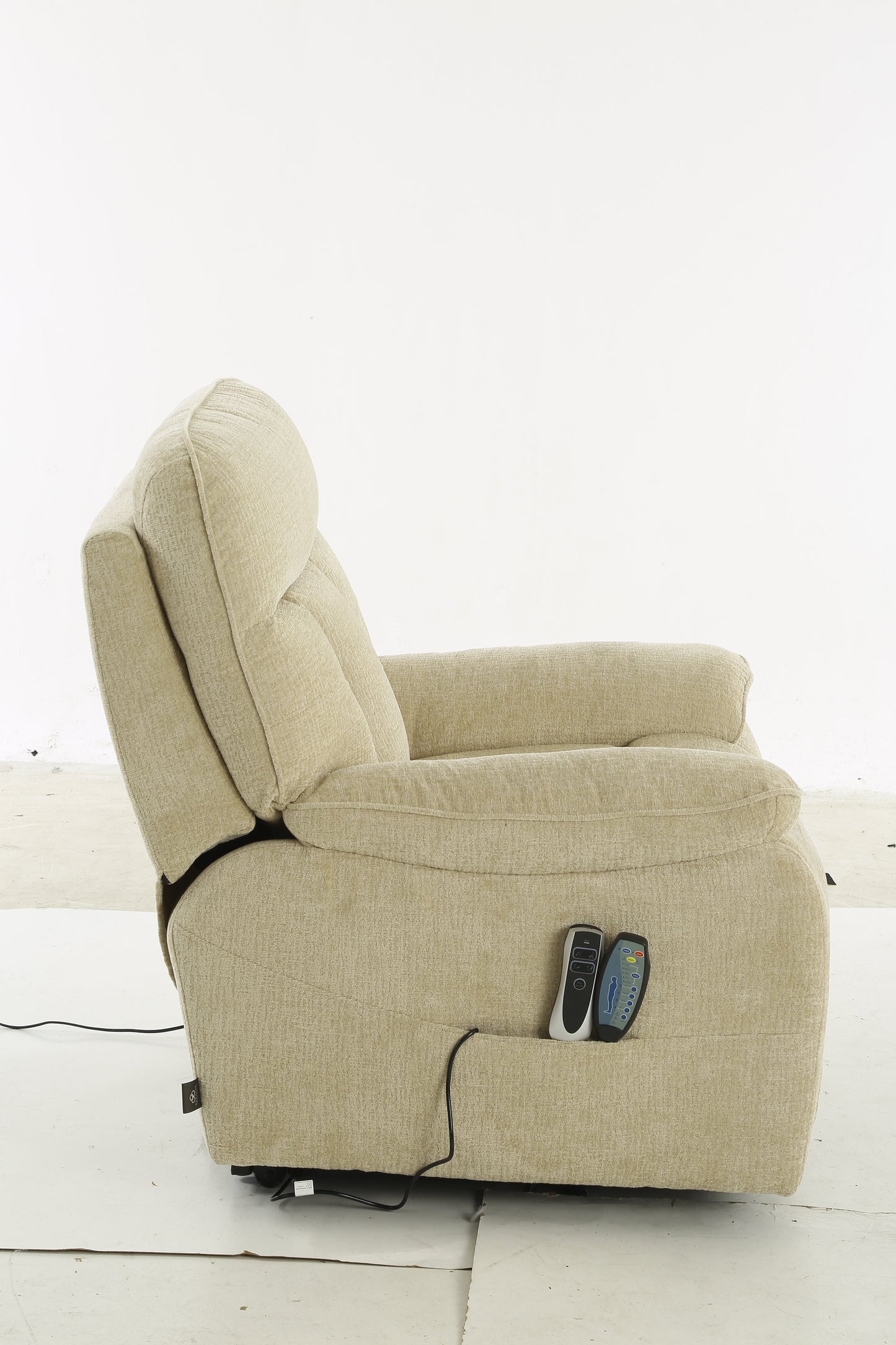 Cornwall Rise and Recline Massage Chair Beige